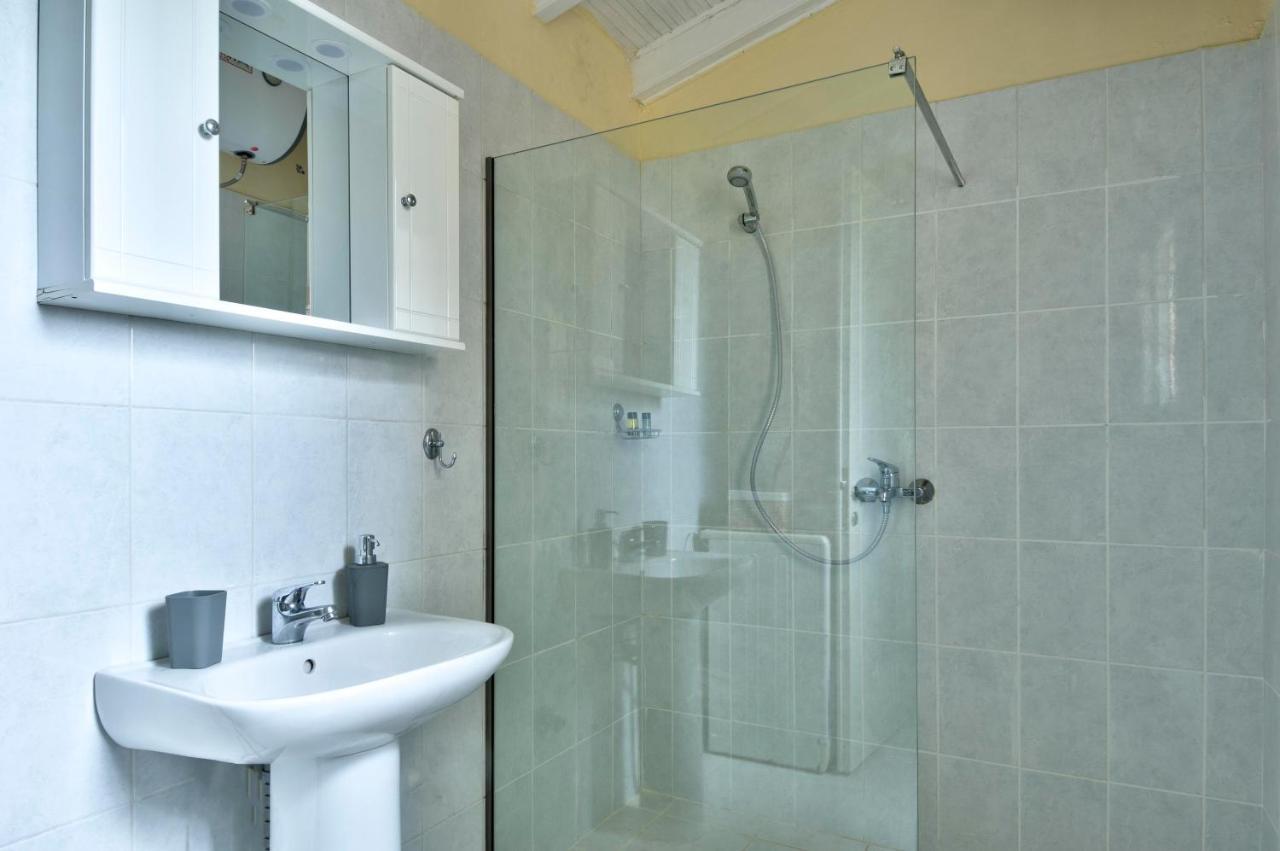 Villa Serena Nisaki  Zewnętrze zdjęcie